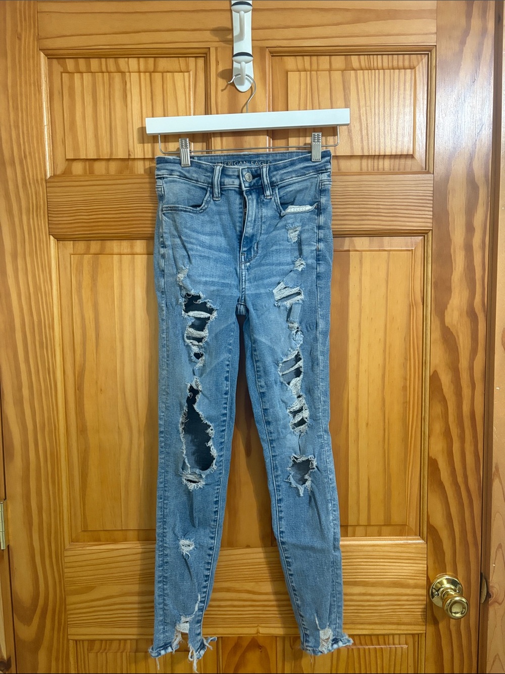 American Eagle Next Level Stretch Super High-Rise Distressed Jeggings Size 2